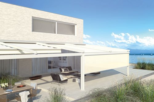 représentation d'une terrasse moderne avec une toit de terrasse blanche et vue sur l'eau, ciel bleu et nuages. représentation d'une terrasse moderne avec une toit de terrasse blanche et vue sur l'eau, ciel bleu et nuages.